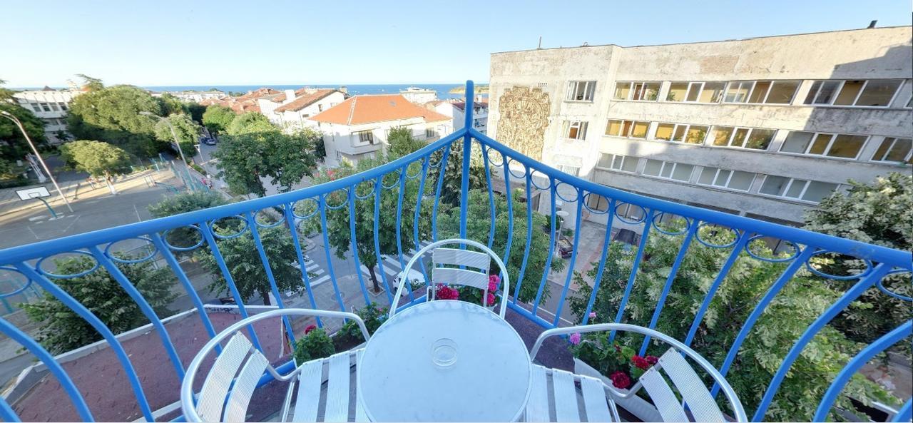 Family Hotel Four Seasons Zarewo Exterior foto